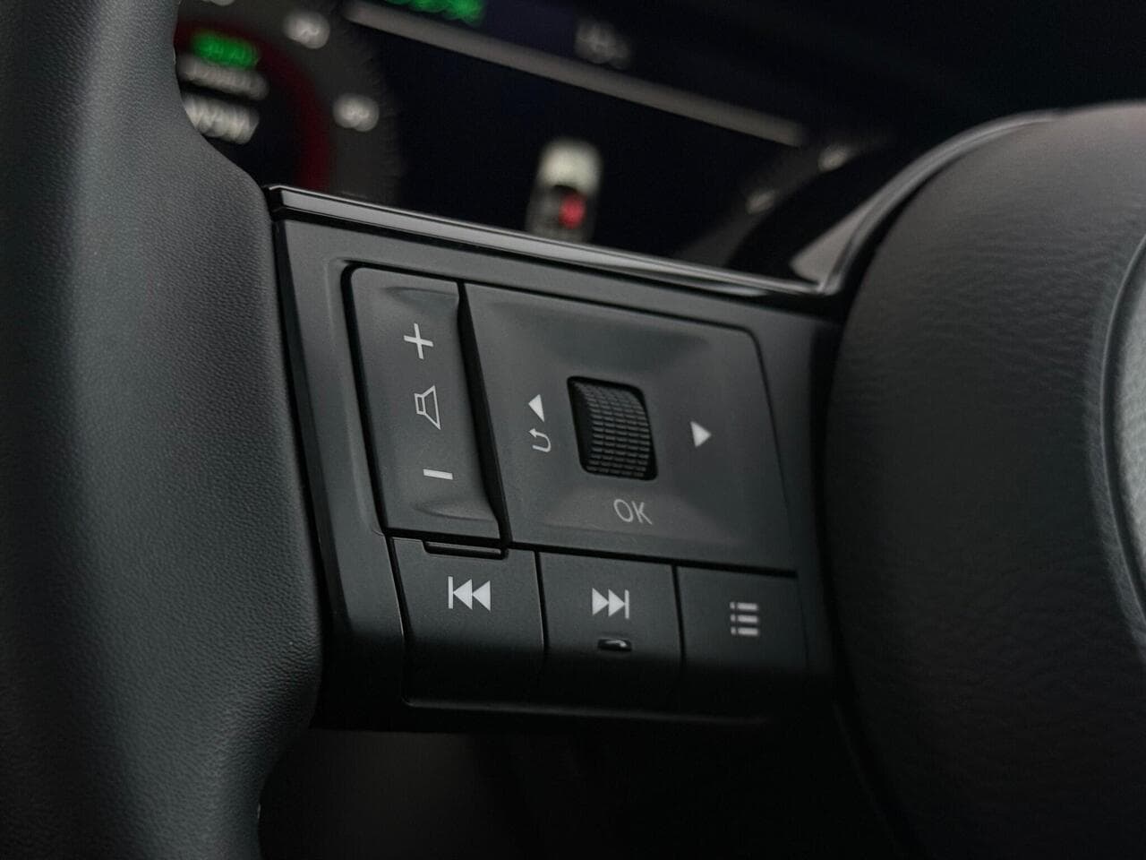 Nissan Qashqai thumbnail Misc Controls