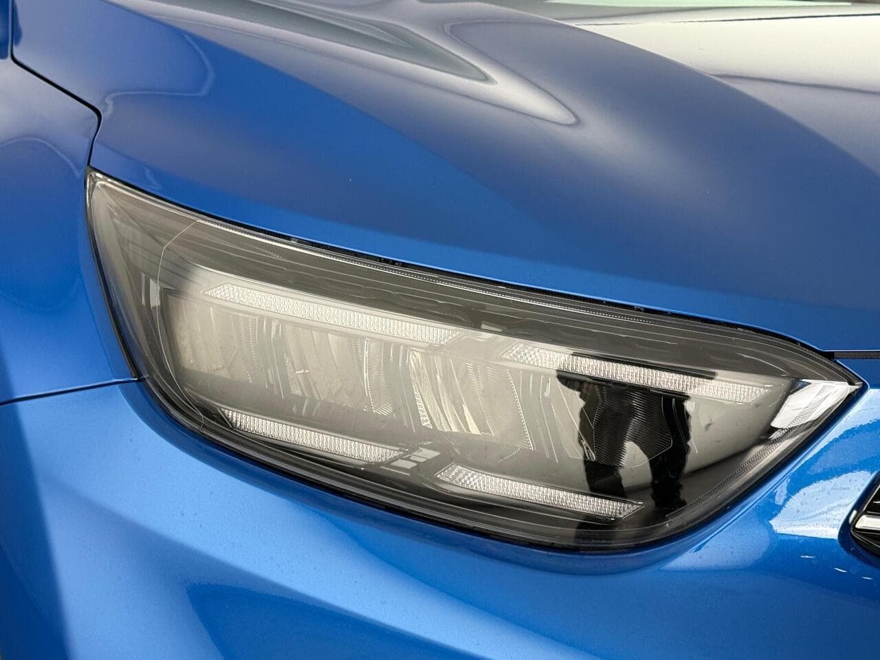 Kia Stonic thumbnail Lights Front