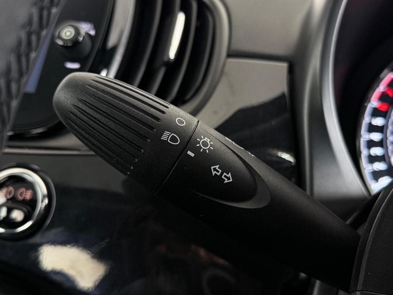 Fiat 500 thumbnail Misc Controls