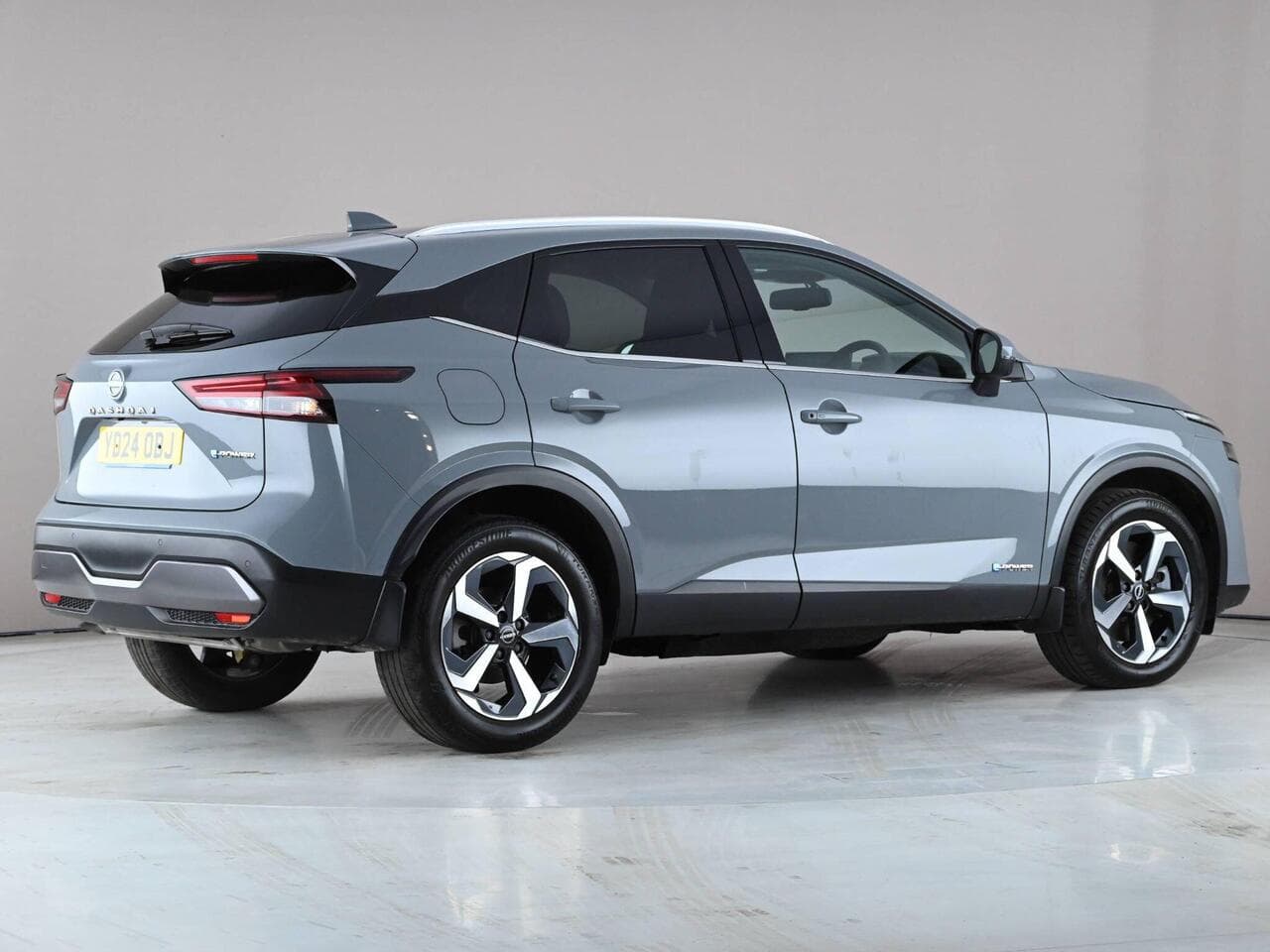 Nissan Qashqai thumbnail Side Right