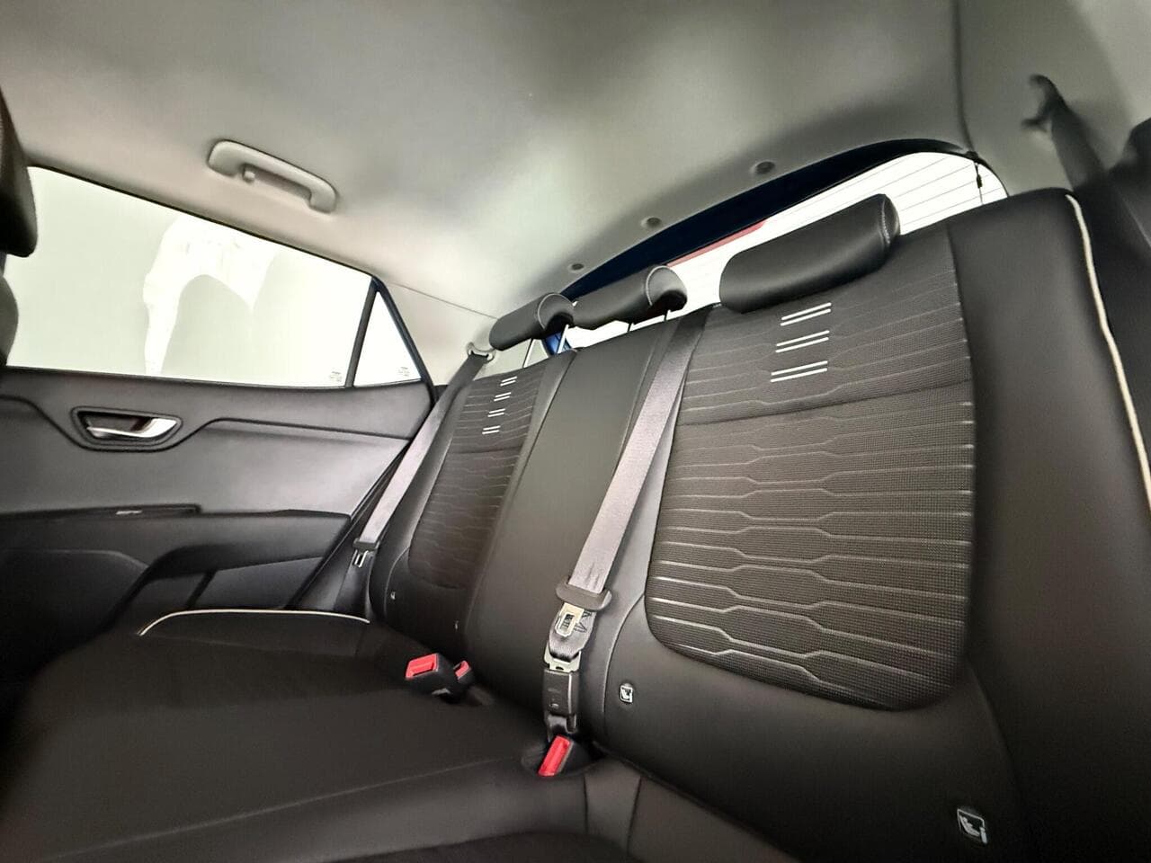 Kia Stonic thumbnail Seats Rear