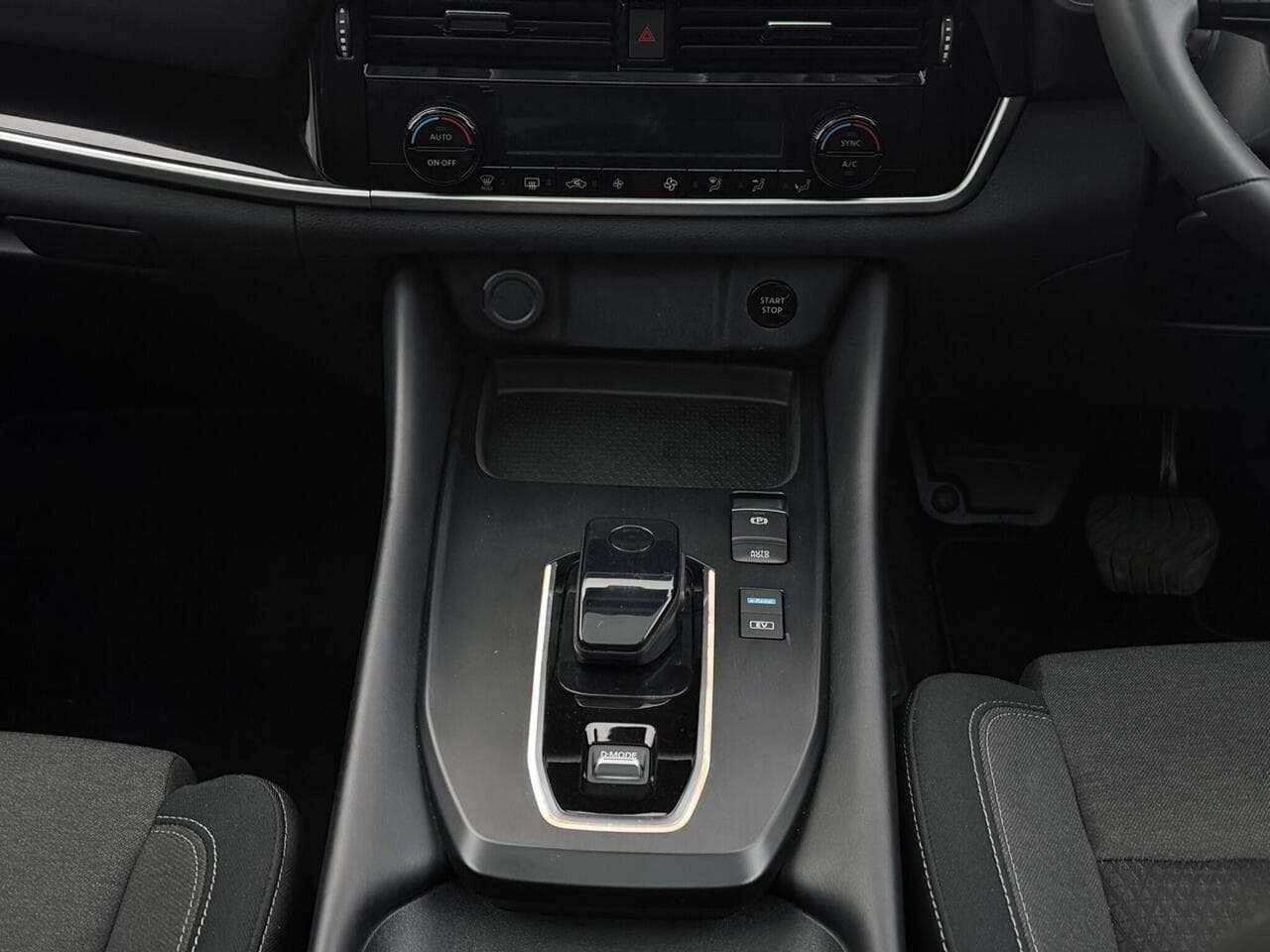 Nissan Qashqai thumbnail Misc Controls