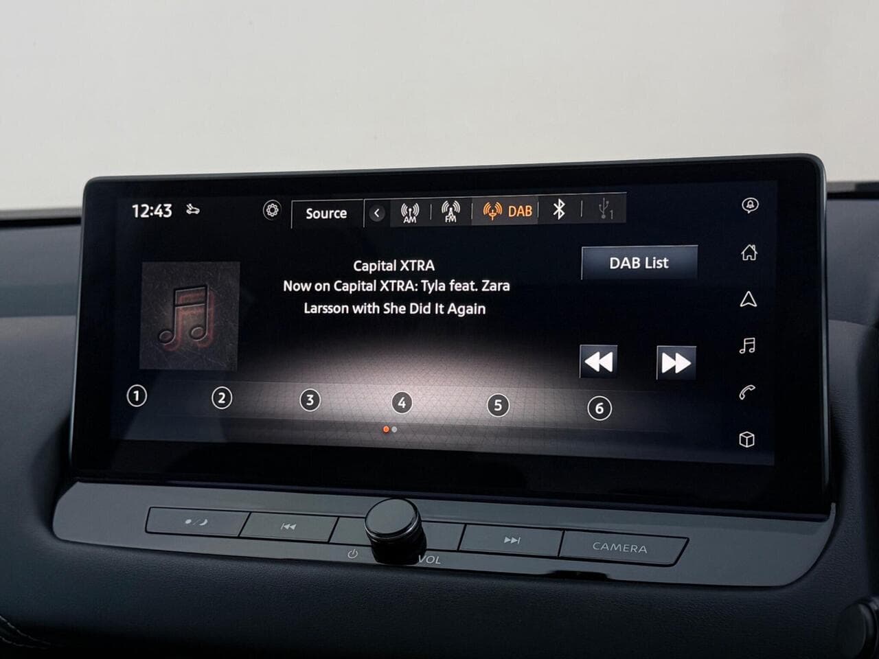 Nissan Qashqai thumbnail Infotainment System