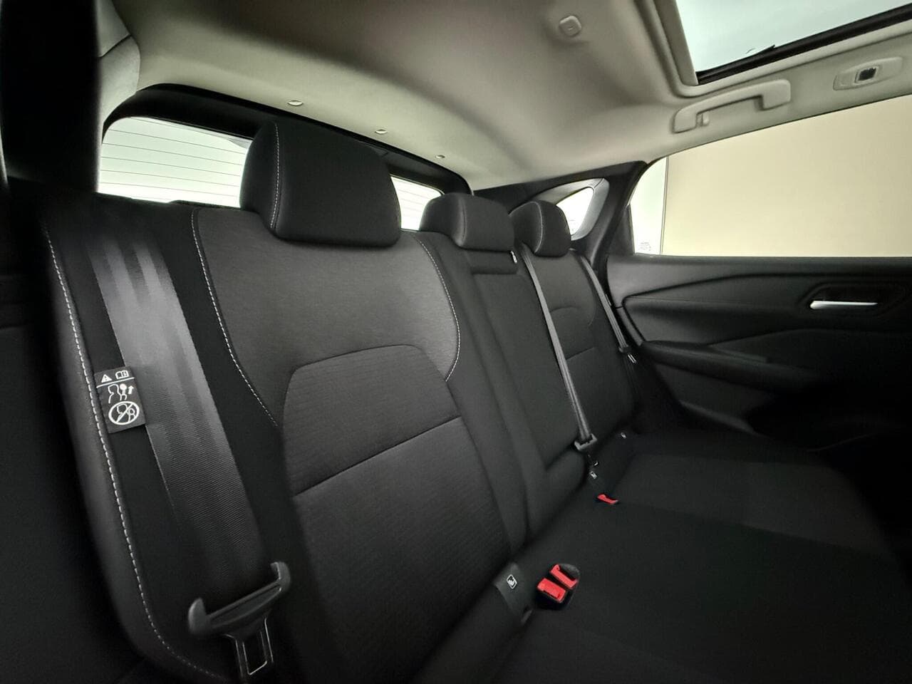 Nissan Qashqai thumbnail Seats Rear