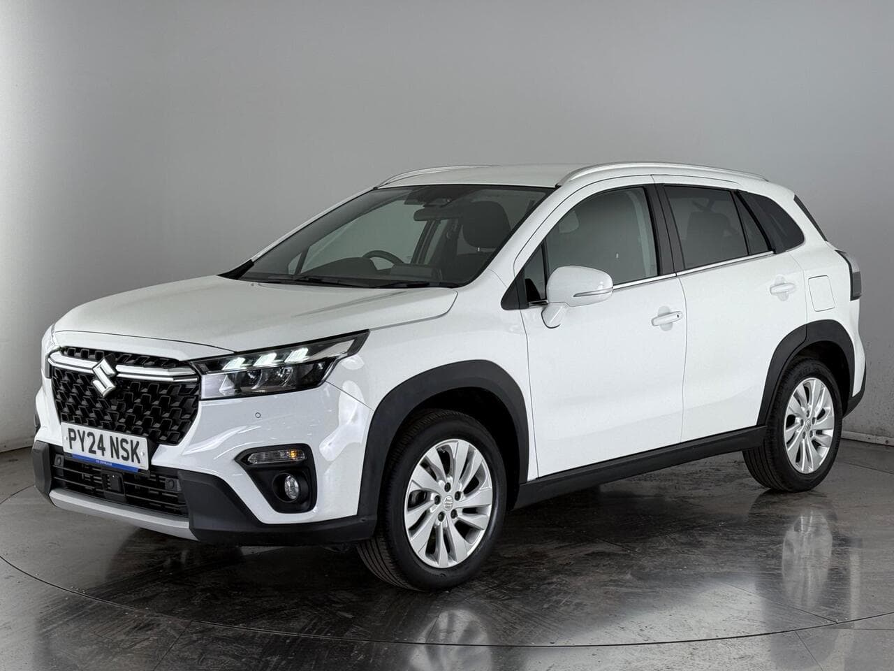 Suzuki S-Cross thumbnail Front Left